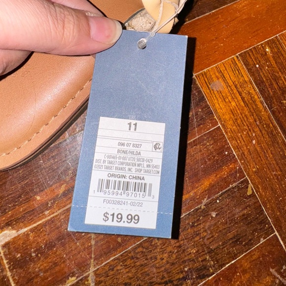 Universal Thread Sandals - Picture 2 of 3